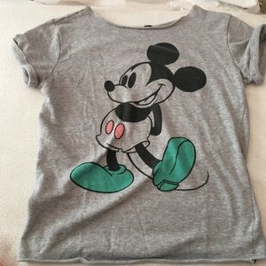 Forever 21 l Disney Mickey Mouse Shirt in Gray